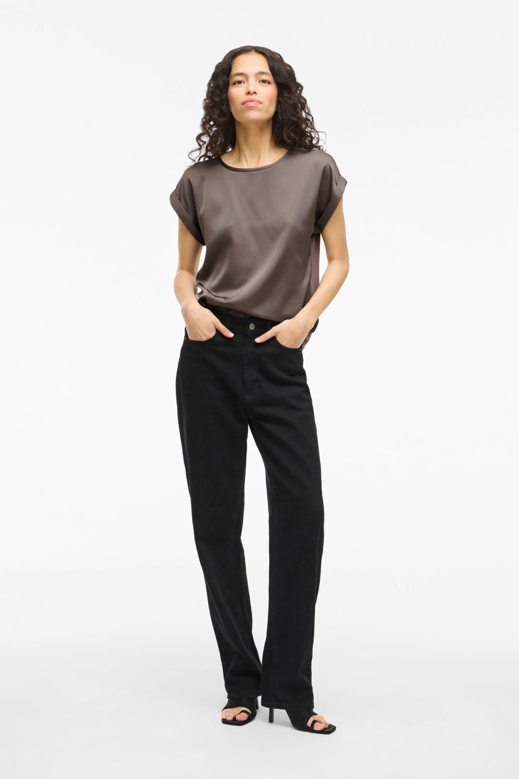 Grijsbruine dames VILA satijnen blousetop van polyester met effen, korte mouwen, ronde hals en glimmend detail