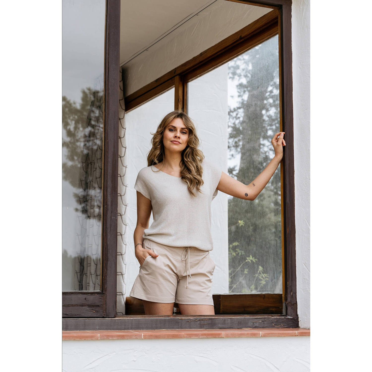 &Co Woman slim regular waist casual short zand
