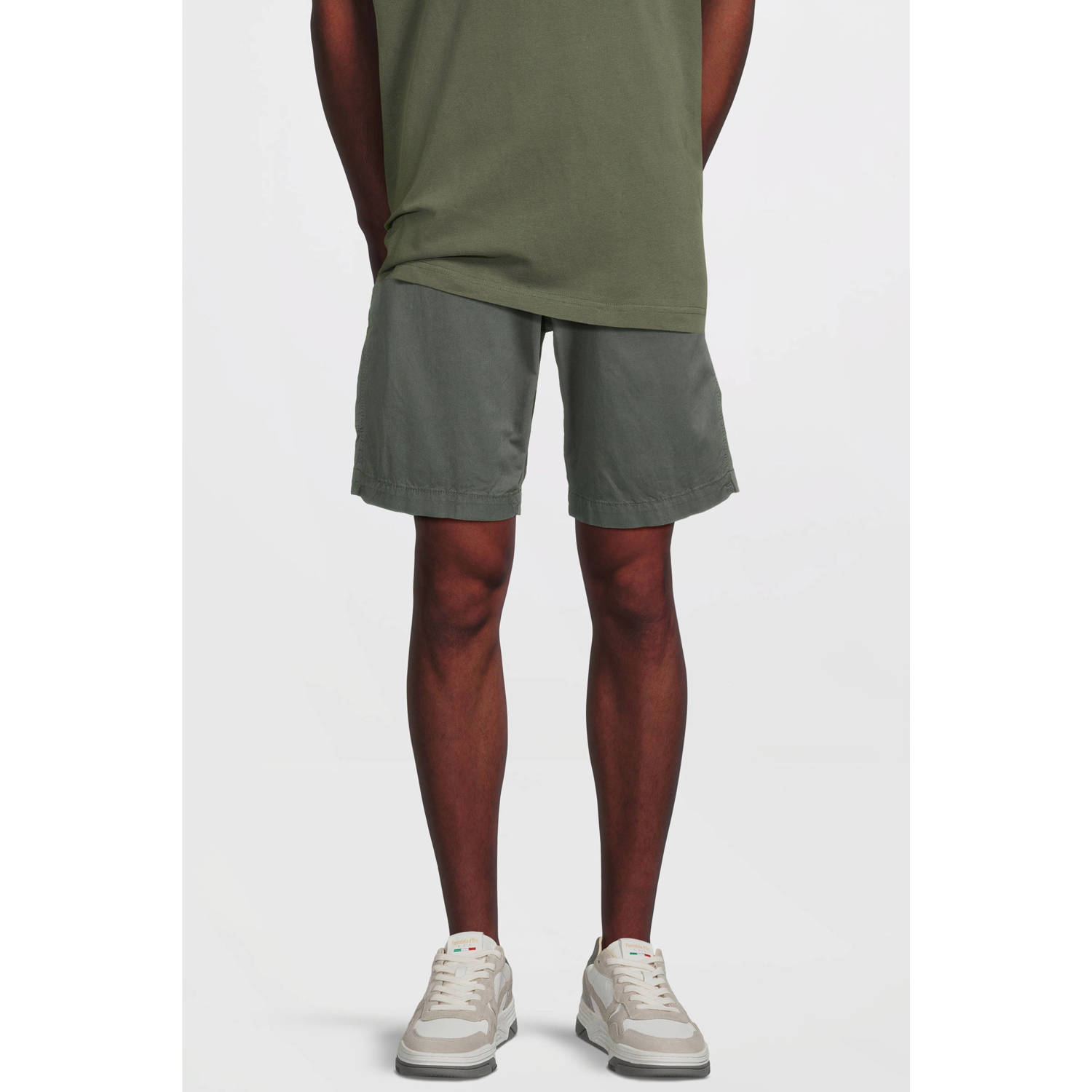 Cars regular cargo short donkergroen