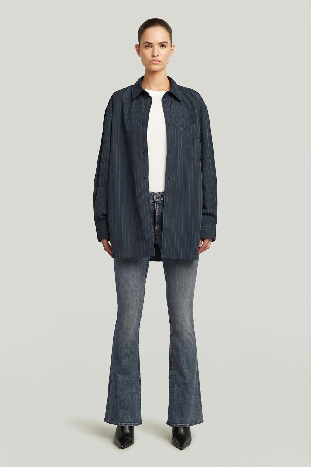 Grey denim dames G-STAR flared jeans van katoen met regular waist, rits- en drukknoopsluiting en effen