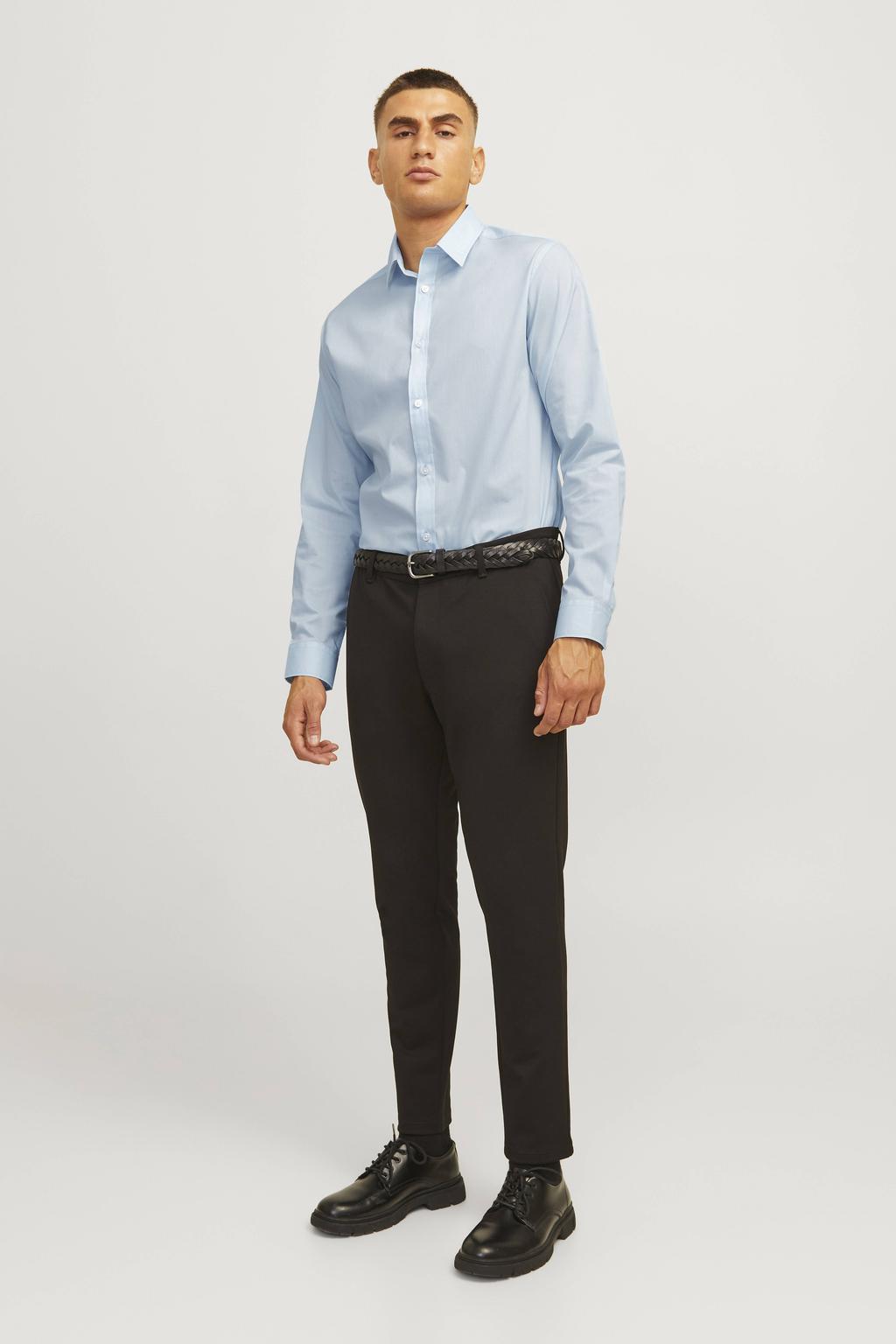 Lichtblauwe heren JJ REBEL zakelijk overhemd van polyester met effen, lange mouwen, klassieke kraag, knoopsluiting en geweven detail