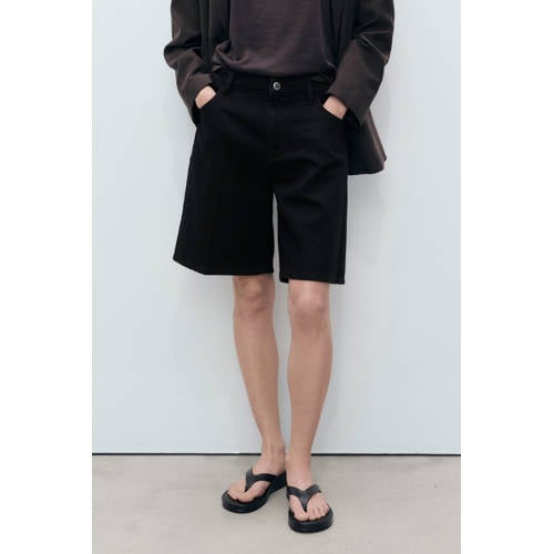 Mango denim straight regular waist short zwart afbeelding