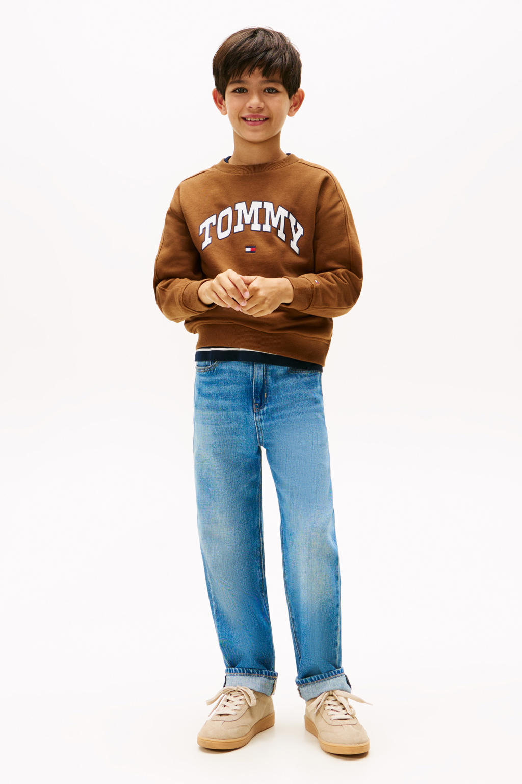 Bruine jongens Tommy Hilfiger sweater van katoen met logo dessin, lange mouwen, ronde hals en geribde boorden