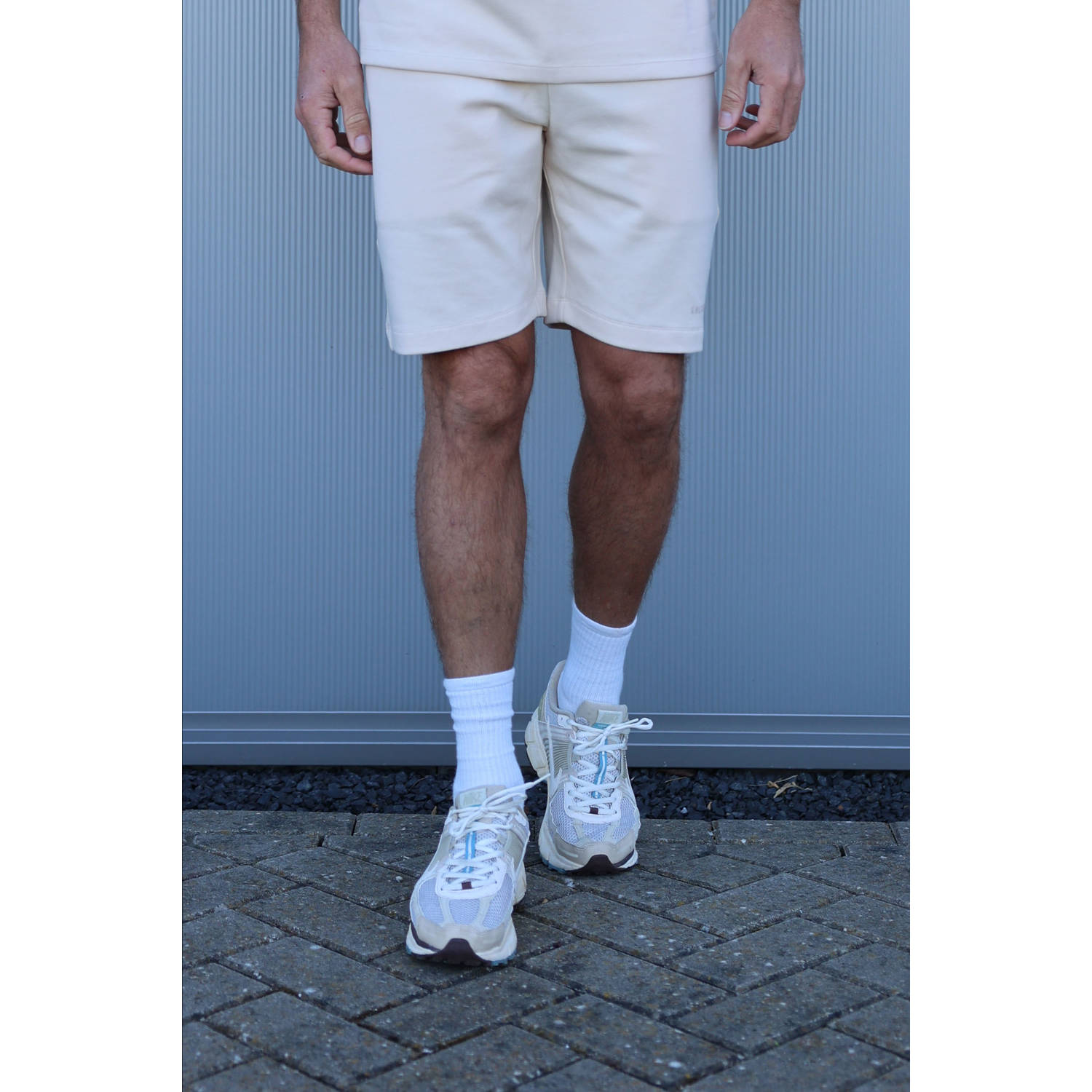 Kultivate regular fit sweatshort ecru