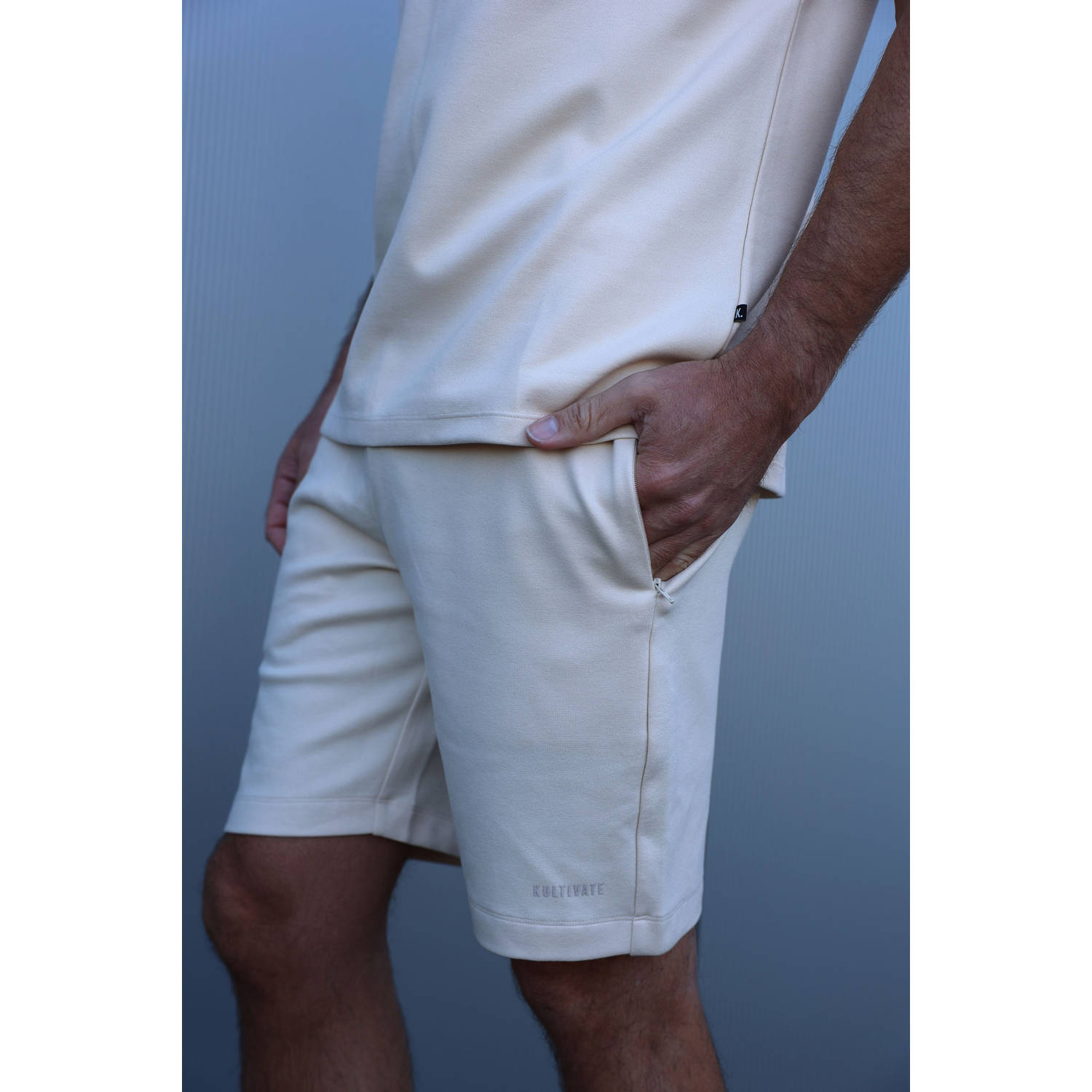 Kultivate regular fit sweatshort ecru
