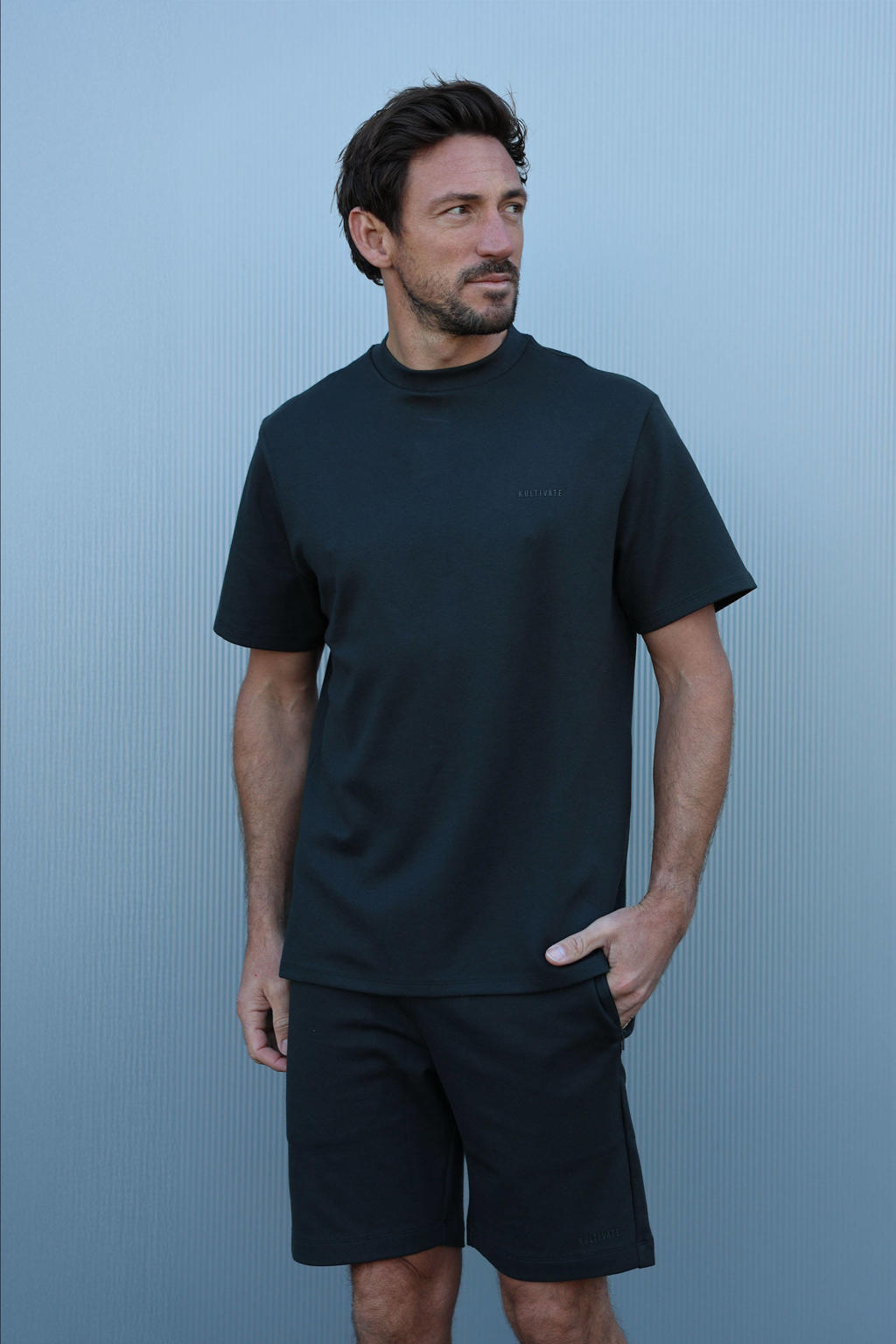 Kultivate regular fit sweatshort zwart