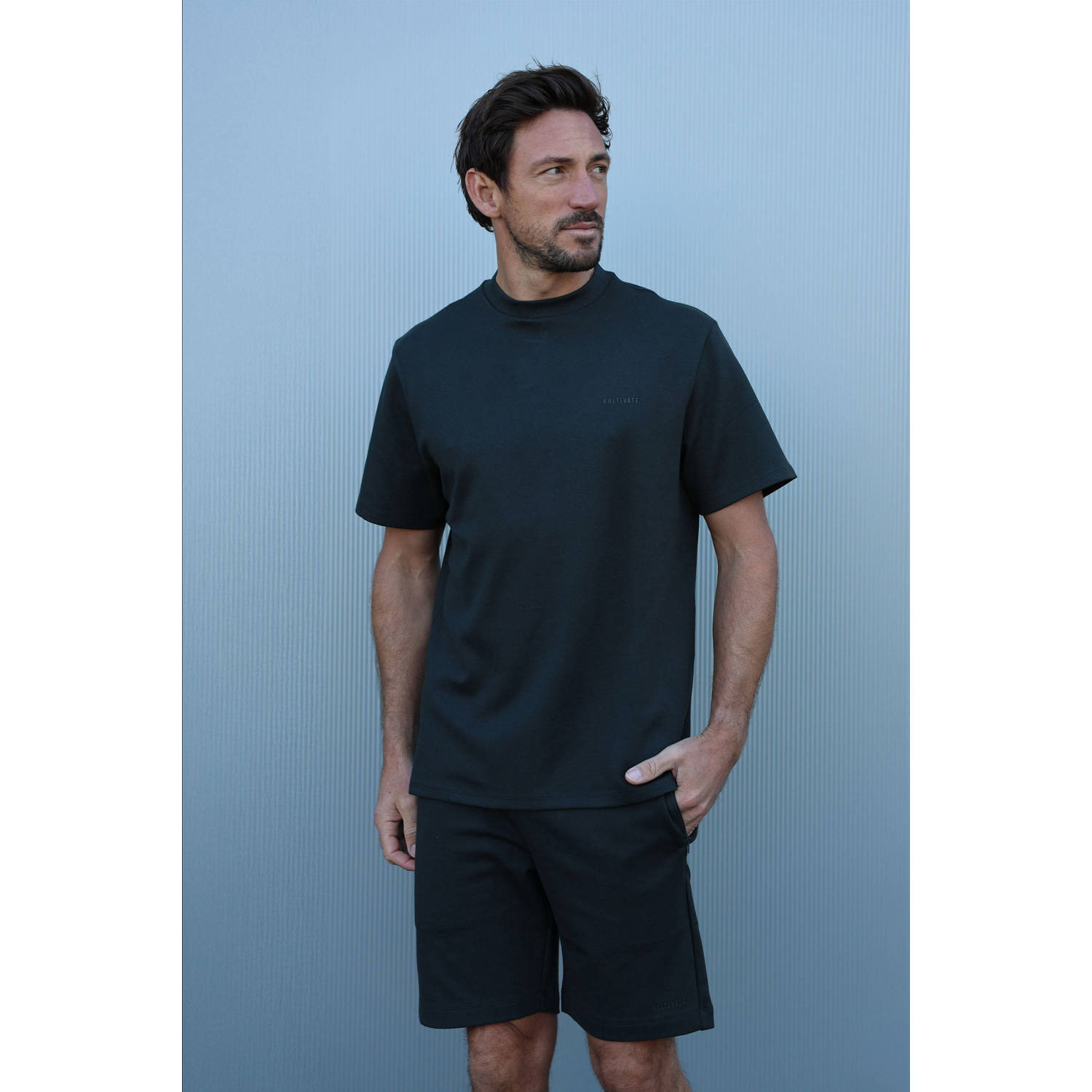 Kultivate regular fit sweatshort zwart
