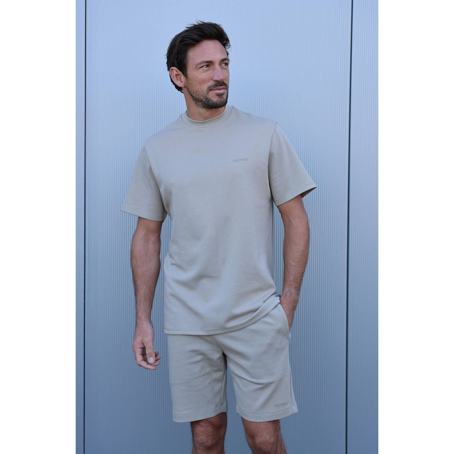 Kultivate relaxed fit T-shirt taupe