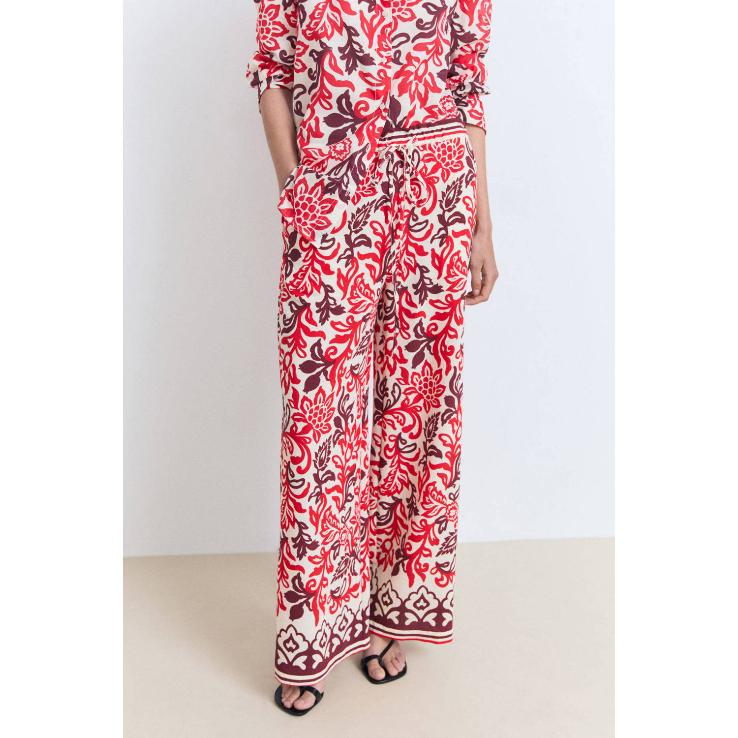 Mango straight regular waist broek rood