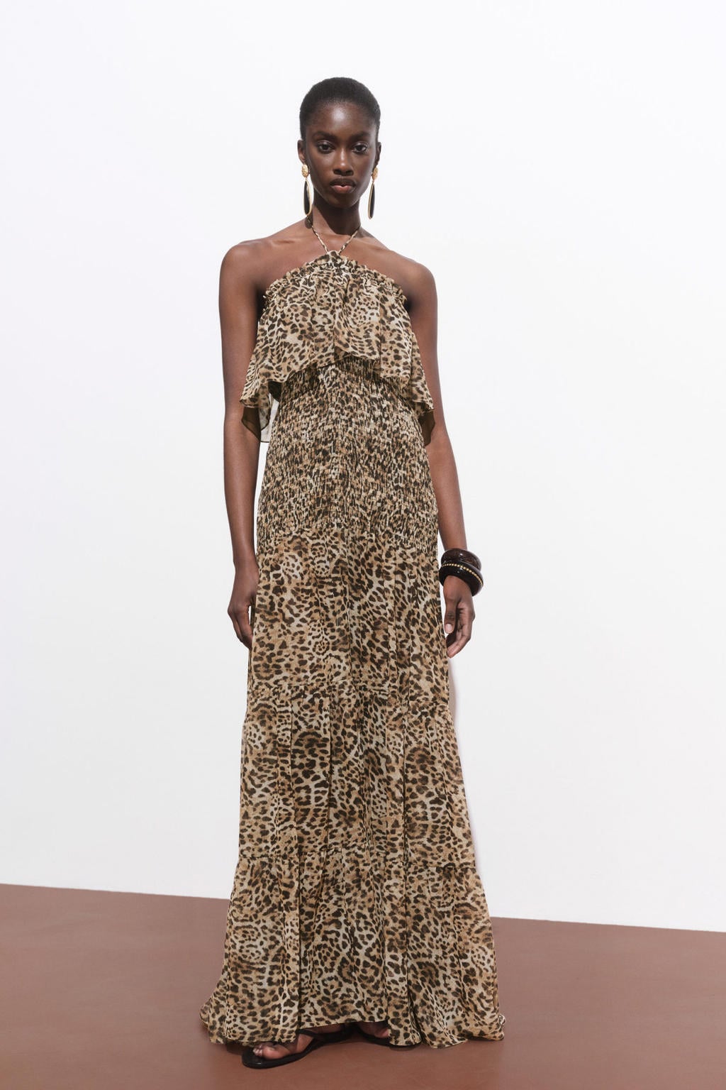 Bruin en beige dames Mango maxi jurk van polyester met dierenprint, halterkraag en ruches