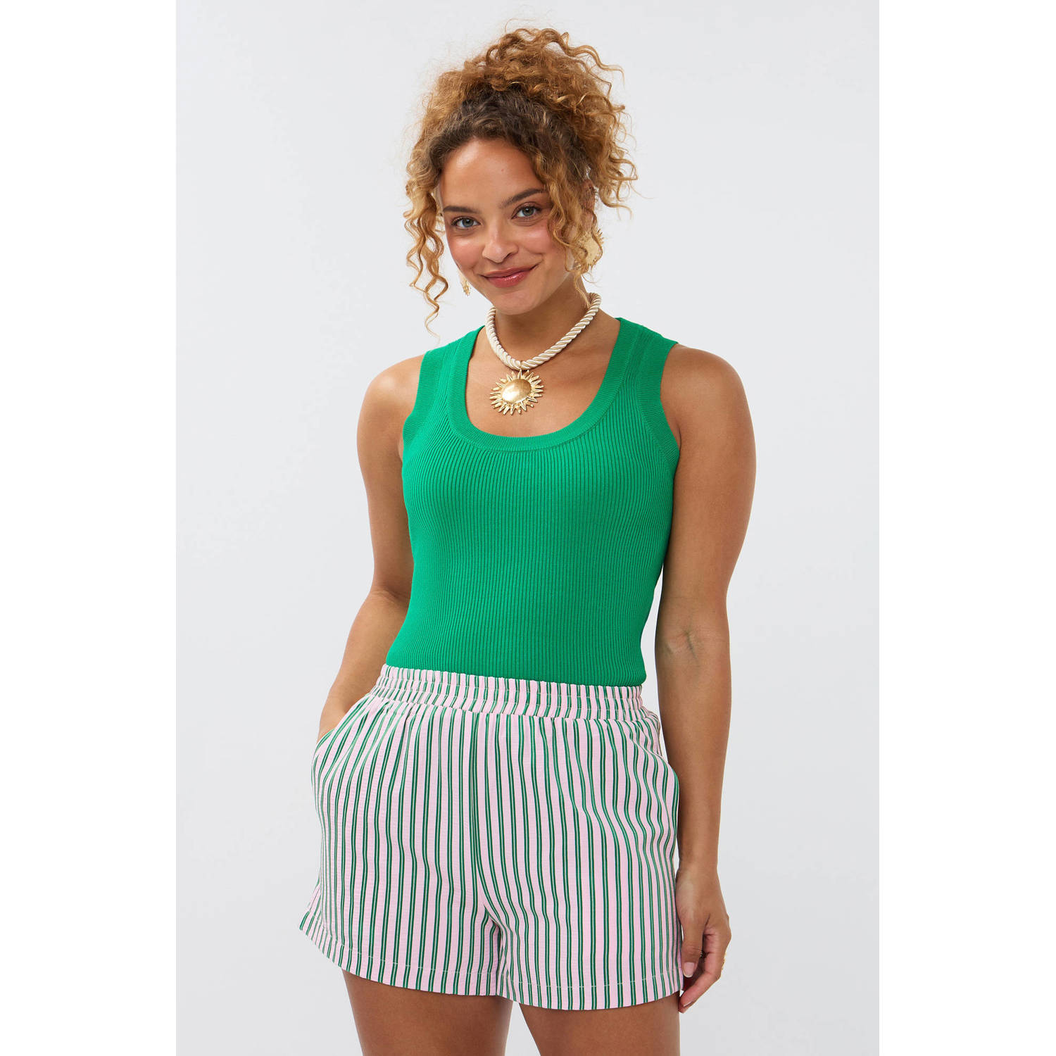 Ydence straight high waist casual short groen