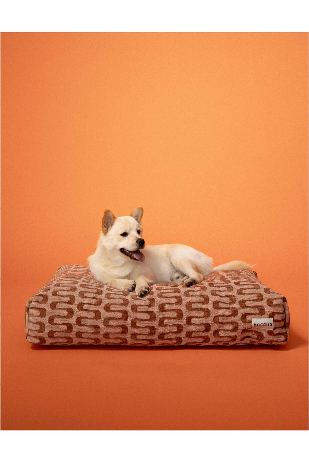 Dogguo Hondenkussen RETRO-WAVE-BED-BROWN/BEIGE-L (105X65X15 cm)