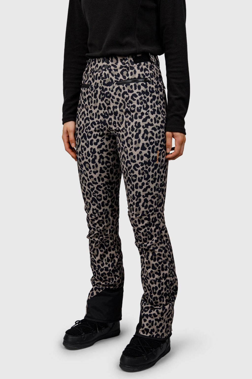 Ecru en zwarte dames Brunotti skibroek Coldlake van softshell materiaal met dierenprint
