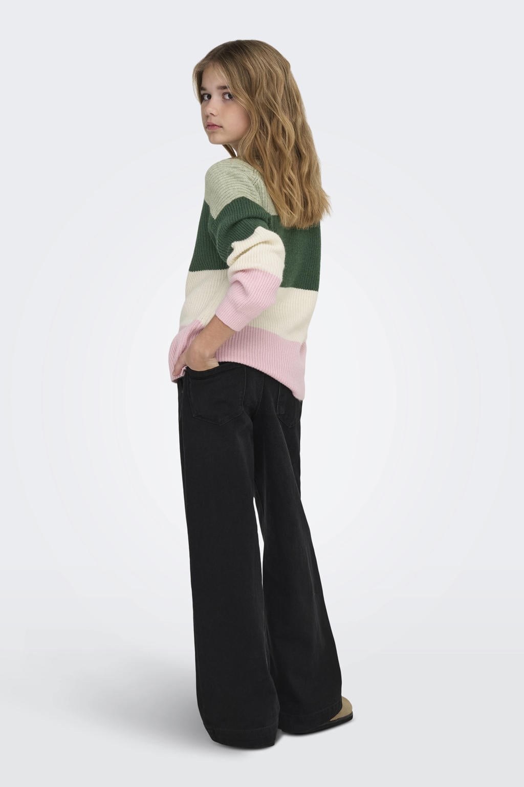 Groen en roze meisjes KIDS ONLY GIRL trui gebreid zachtgroen van modal met strepenprint, lange mouwen en ronde hals