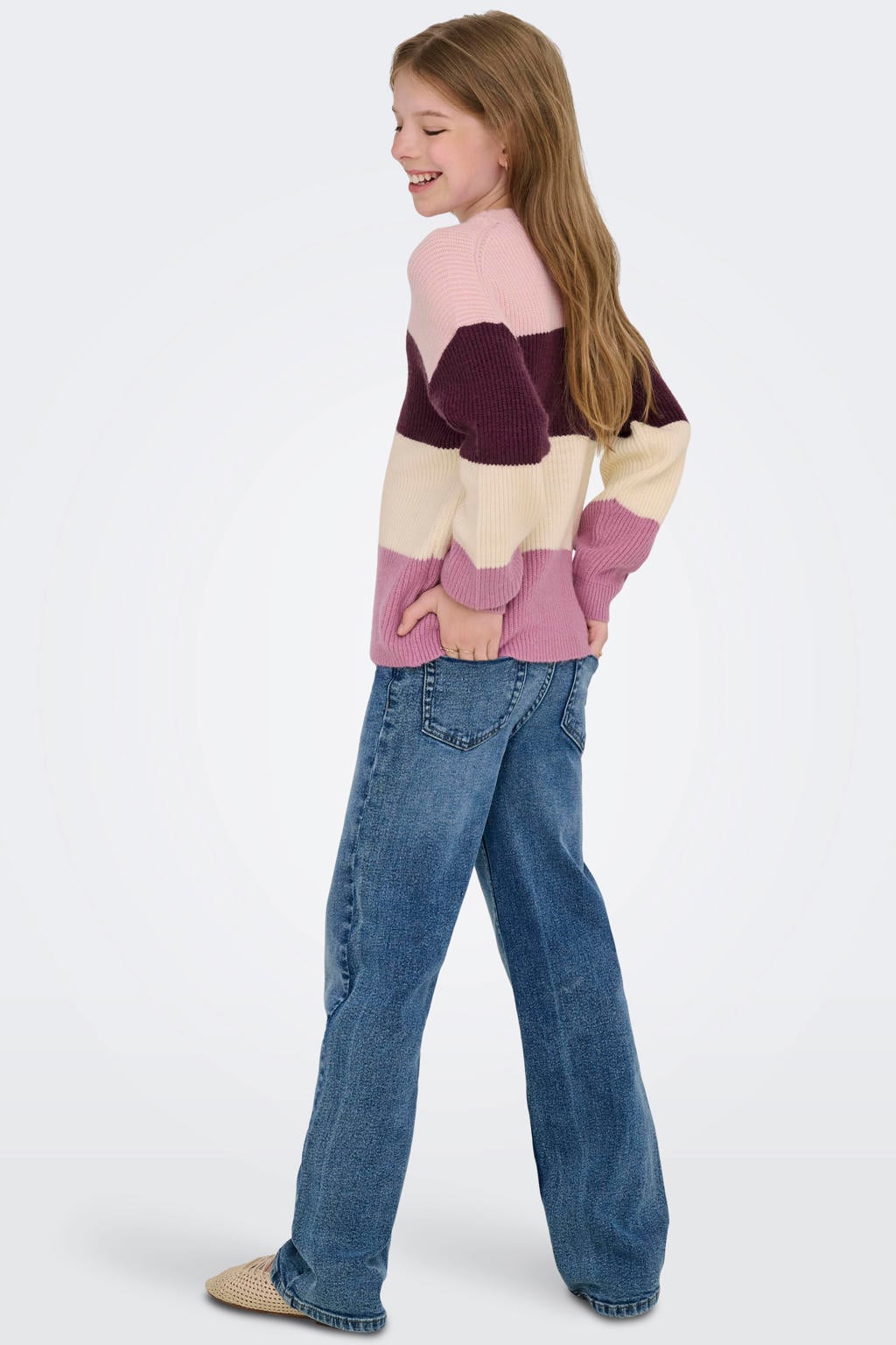Donkerrood, roze en ecru meisjes KIDS ONLY trui gebreid van modal met strepenprint, lange mouwen en ronde hals