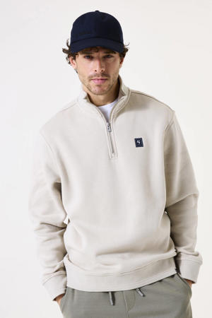 sweater beige