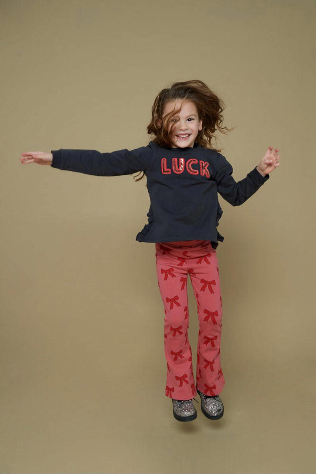 Antraciete meisjes Jubel sweater Queen Of Hearts van stretchkatoen met tekst print, lange mouwen, ronde hals en geribde boorden