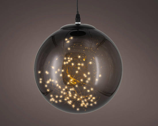 kerstdecoratie met verlichting buiten