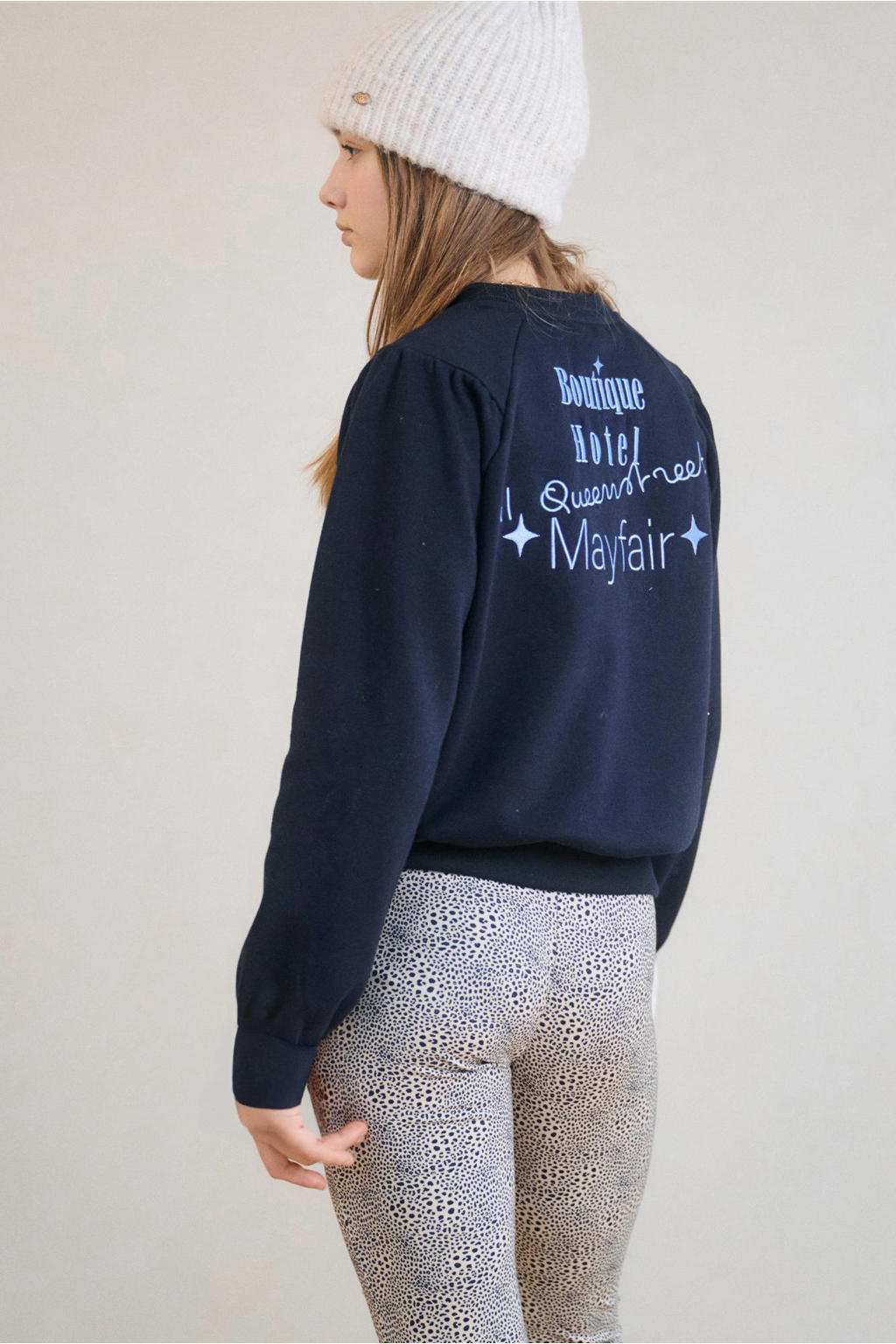Donkerblauwe meisjes NoBell’ sweater van polyester met backprint, lange mouwen, ronde hals en borduursels