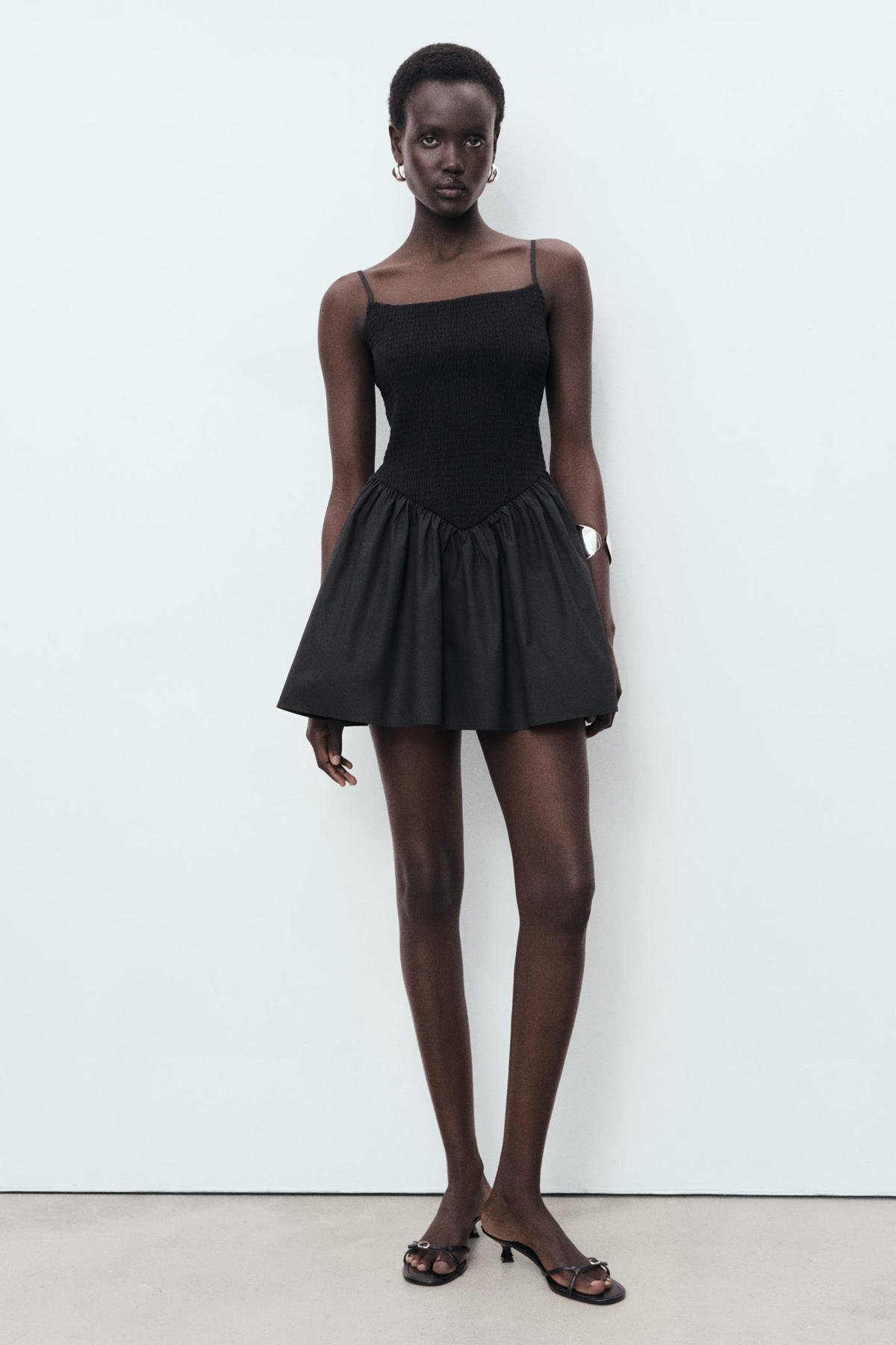 Little Black Zwart Basic Jurkje Zomerjurk Travelstof MOUWLOOS