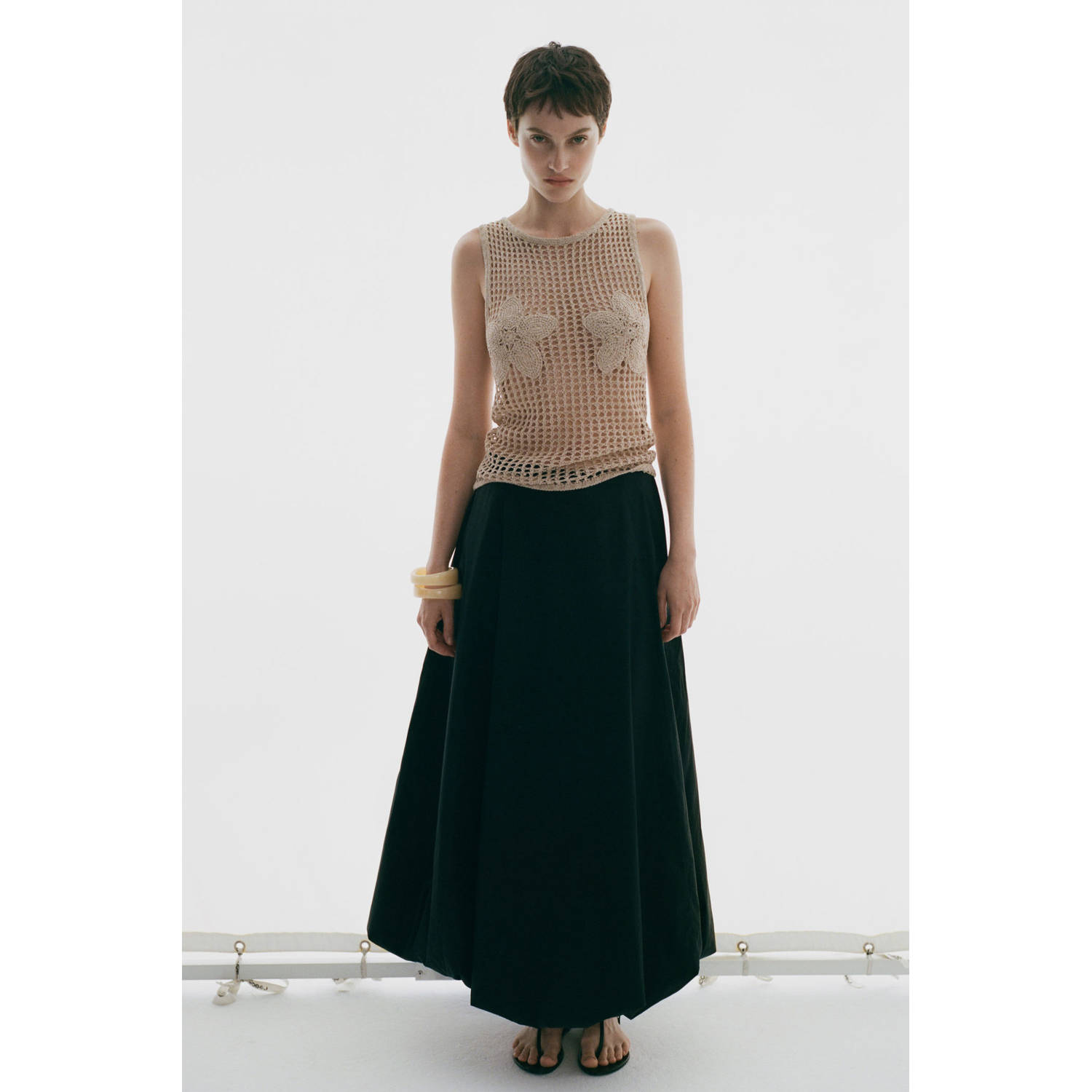 Mango mouwloze top beige crochet