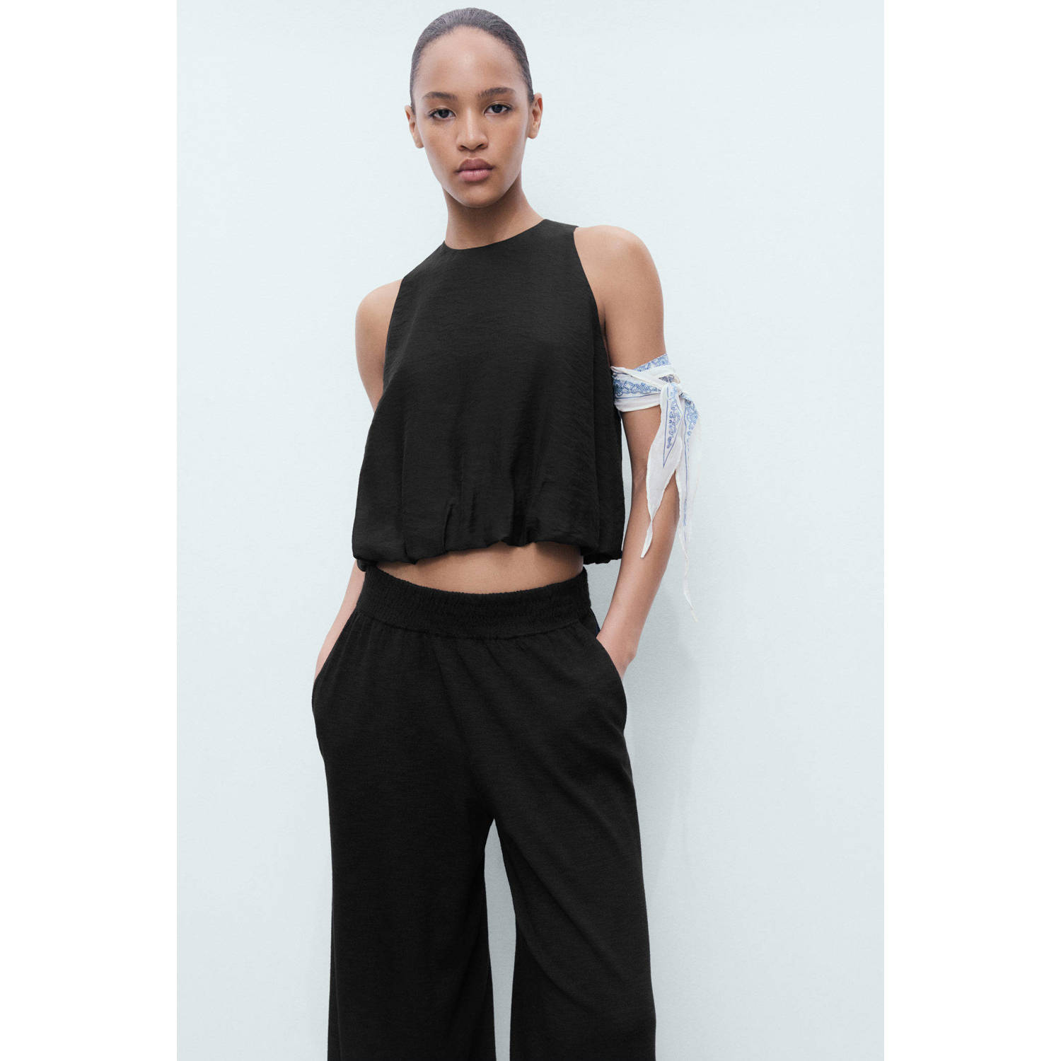 Mango wide leg regular waist broek zwart fijn gebreid