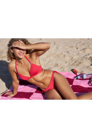 thumbnail: BEACHWAVE voorgevormde halter bikinitop met lurex en textuur rood
