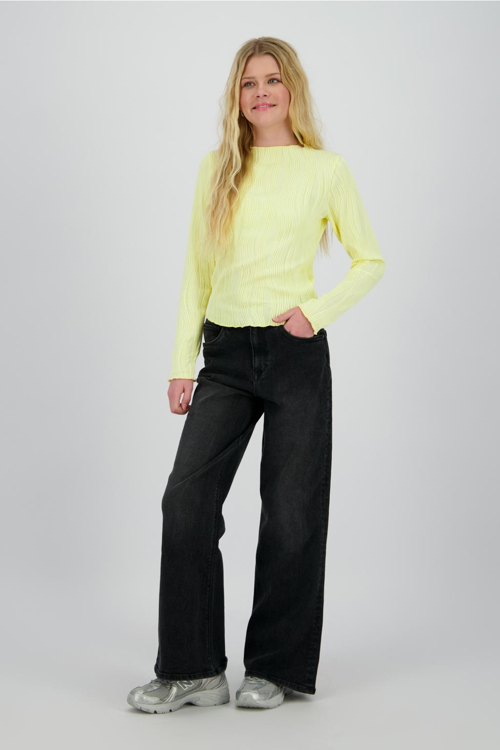 Lichtgele meisjes Raizzed longsleeve van polyester met effen, lange mouwen, ronde hals en golvende afwerking