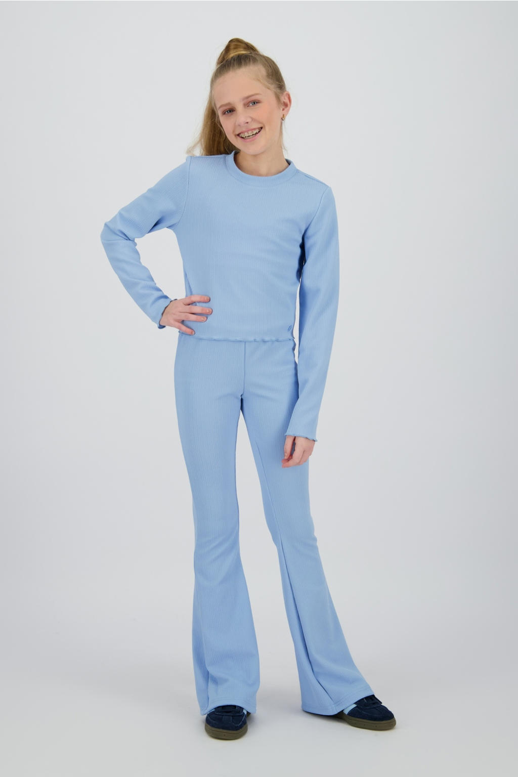 Lichtblauwe meisjes Raizzed longsleeve van polyester met effen, lange mouwen, ronde hals en golvende afwerking