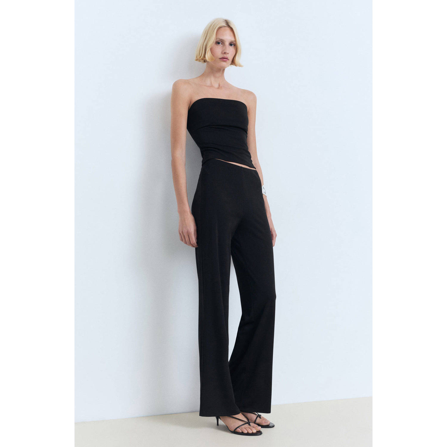 Mango wide leg regular waist broek zwart