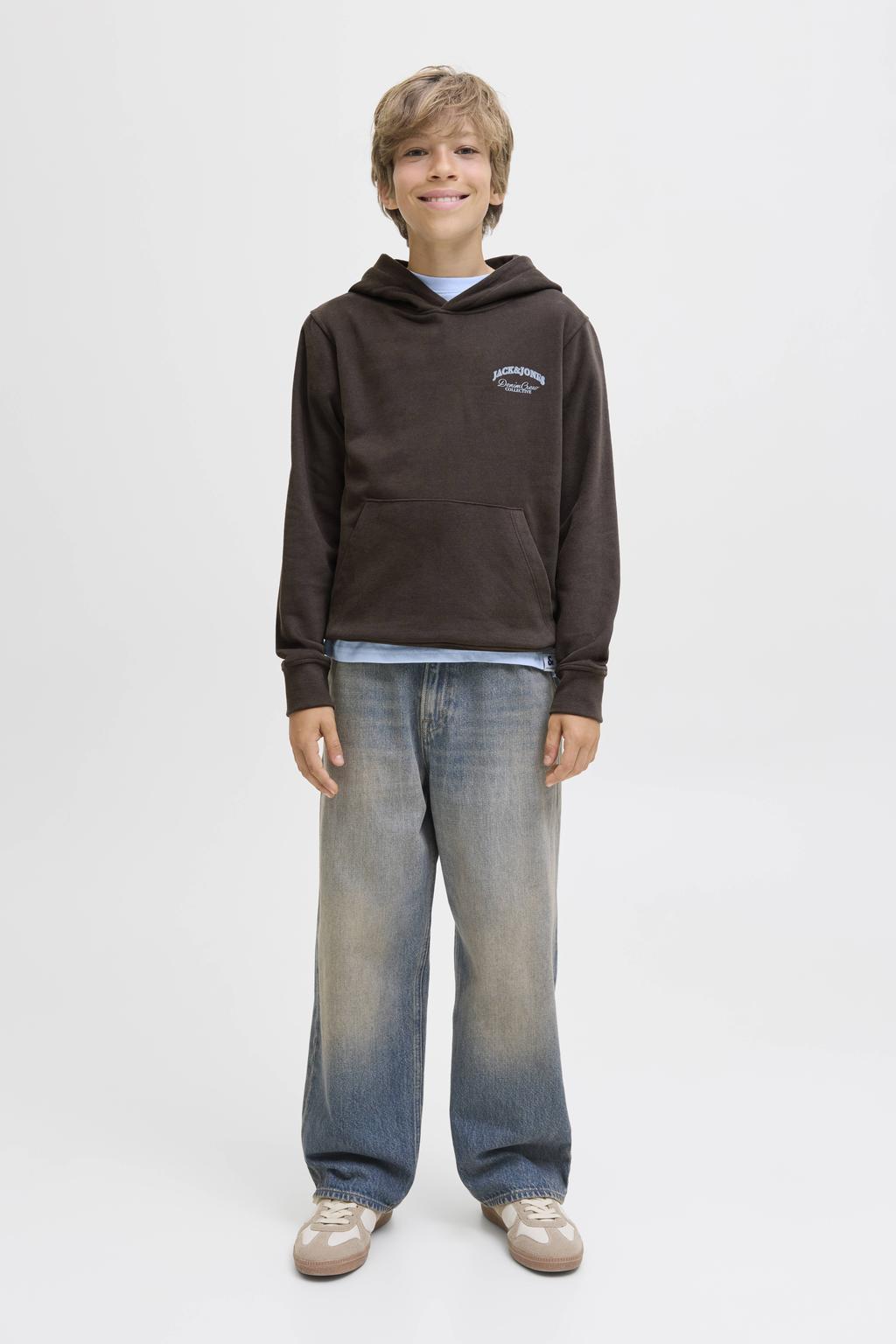Donkerbruin en lichtblauwe jongens JACK & JONES JUNIOR hoodie van sweat materiaal met backprint, lange mouwen en capuchon