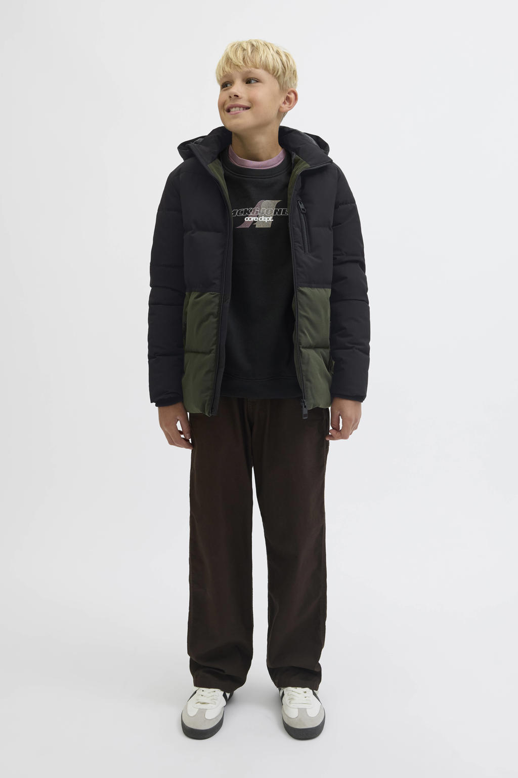Donkergroen en zwarte jongens JACK & JONES JUNIOR gewatteerde jas van polyester met meerkleurige print, lange mouwen, capuchon en ritssluiting