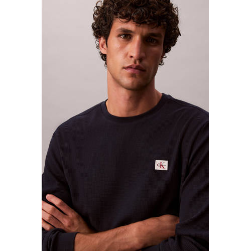 CALVIN KLEIN JEANS regular T-shirt met ingebreid patroon donkerblauw afbeelding