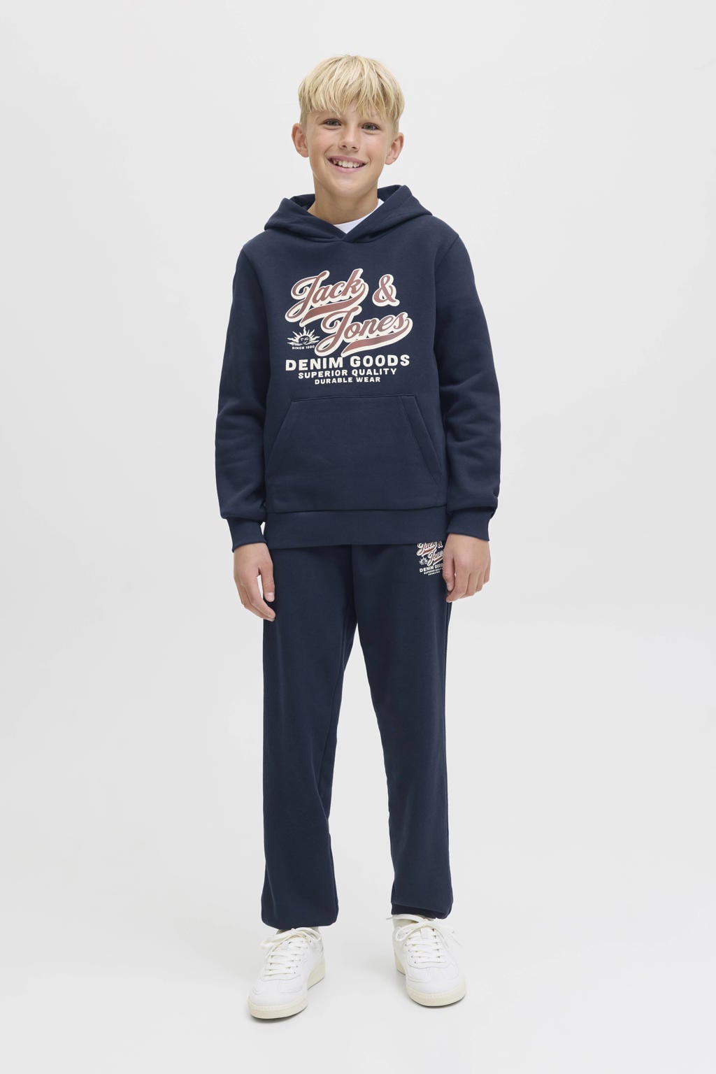 Donkerblauwe jongens JACK & JONES JUNIOR joggingbroek van sweat materiaal met relaxed, regular waist en logo dessin