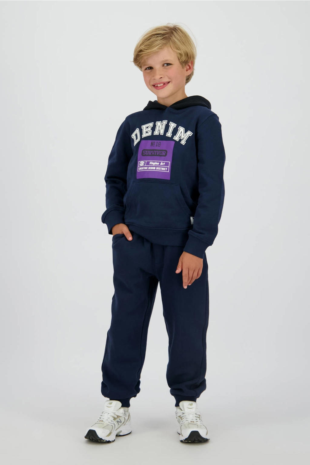 Donkerblauwe jongens Vingino relaxed sweatpants van katoen met regular waist, elastische tailleband met koord en effen
