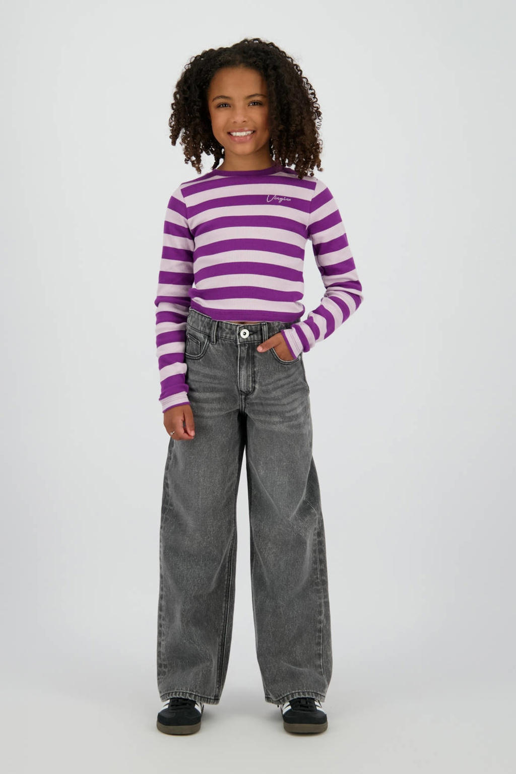 Black denim meisjes Vingino wide leg baggy jeans black van denim met rits- en knoopsluiting en effen