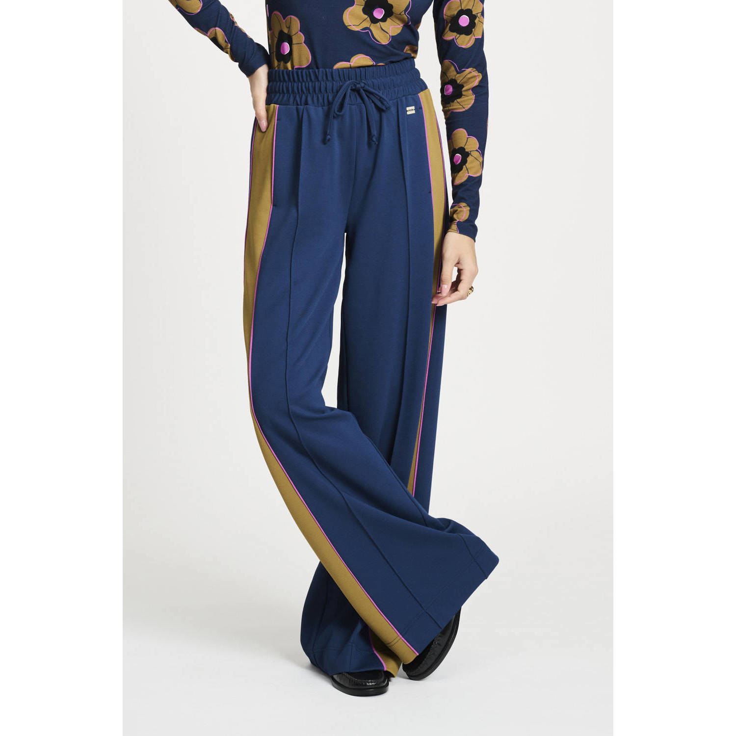 POM AMSTERDAM Dames Broeken Pants Colourblock Nightfall Blue Multi