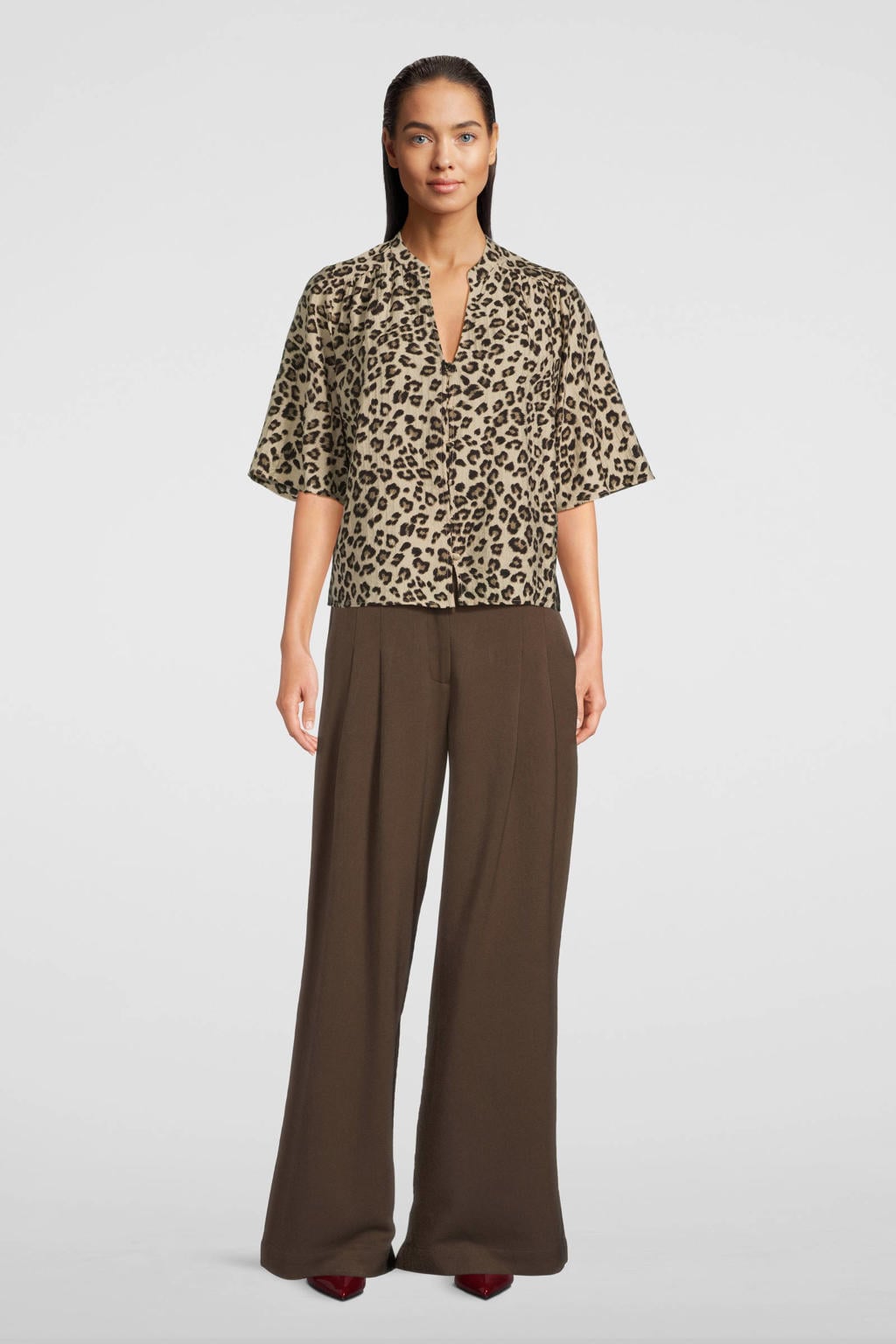 Beige en bruine dames MSCH Copenhagen blousetop van viscose met panterprint, driekwart mouwen, V-hals en knoopsluiting