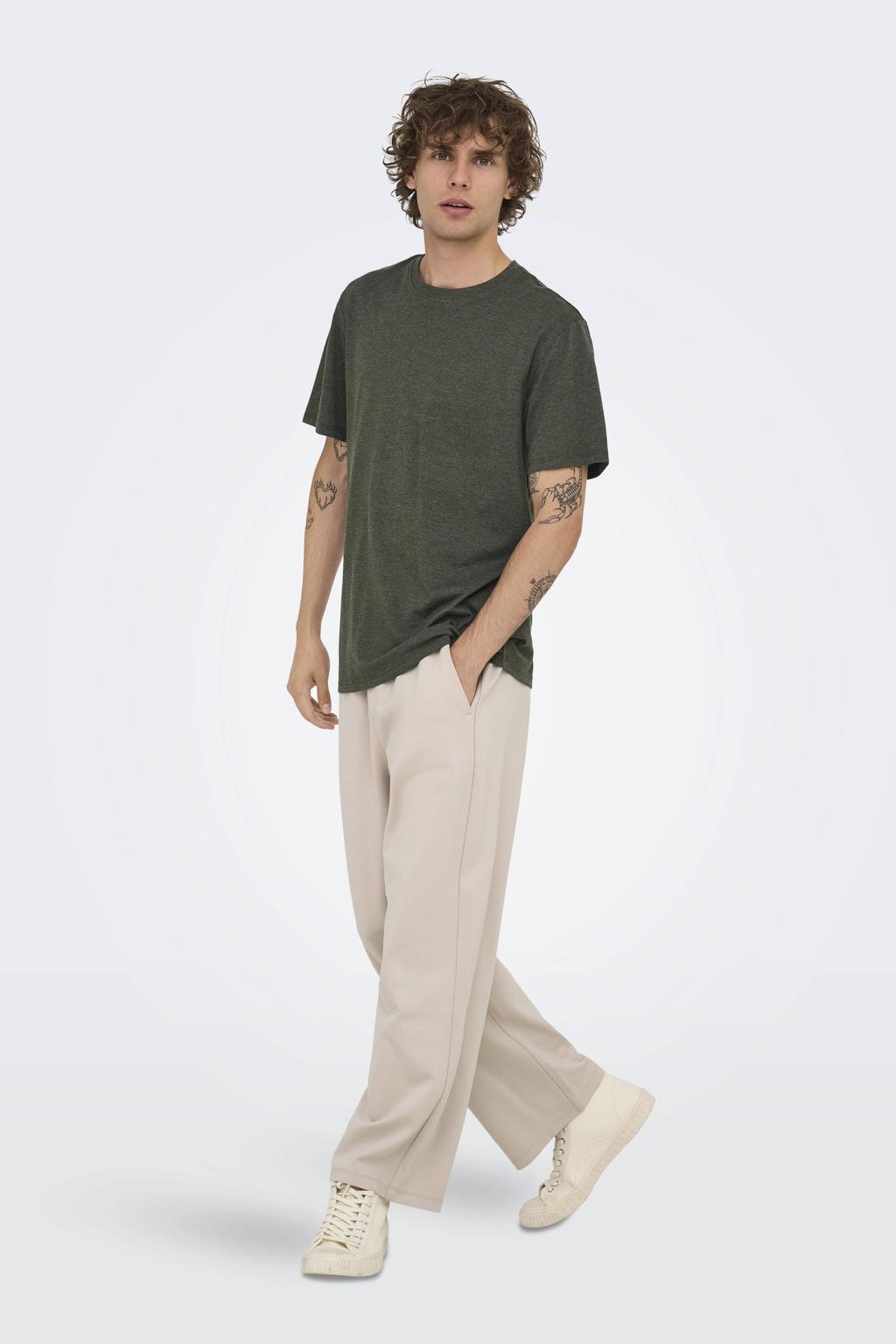 Donkergroene heren ONLY & SONS T-shirt van katoen met melée print, korte mouwen en ronde hals