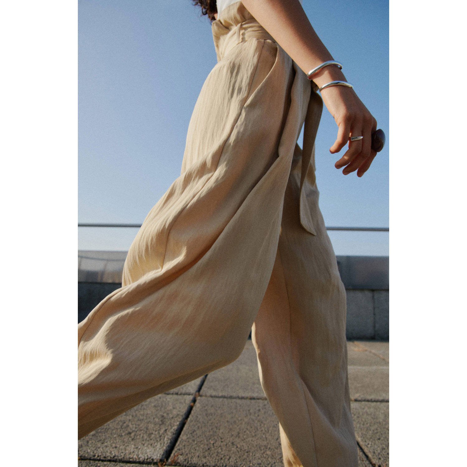 Mango wide leg regular waist broek beige