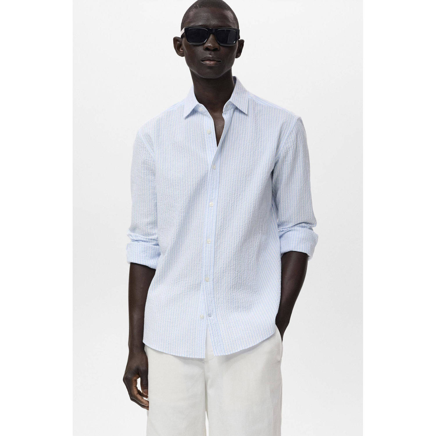 Mango Man casual overhemd met textuur lichtblauw