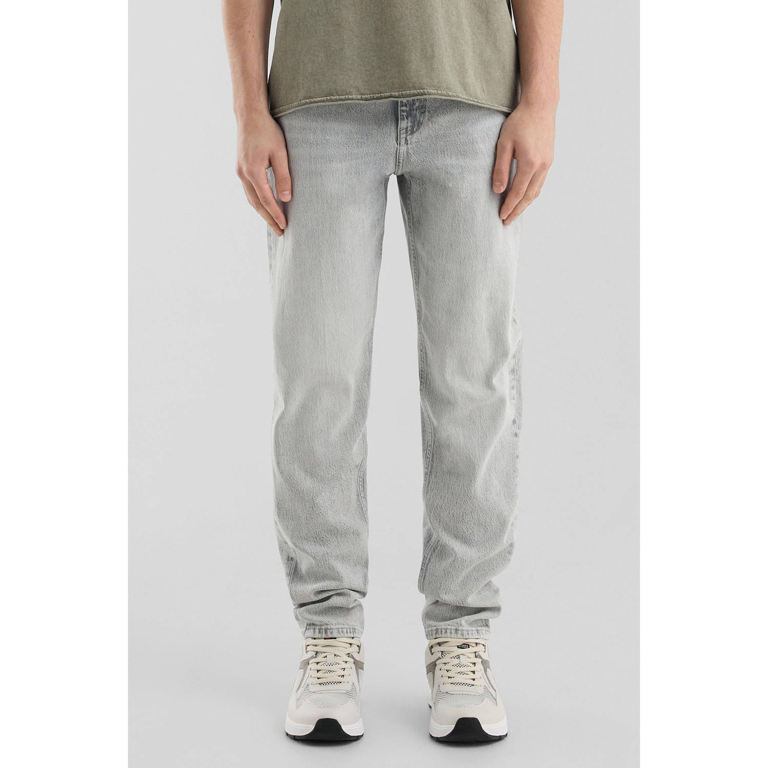 Q S by s.Oliver relaxed tapered jeans lichtgrijs