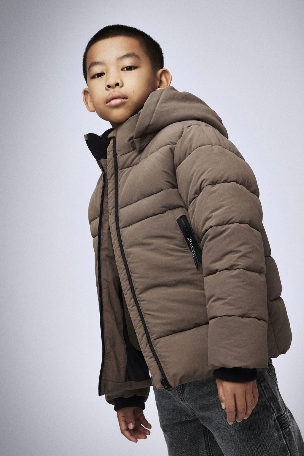 Bruine jongens NAME IT KIDS gewatteerde jas van nylon met effen, lange mouwen, capuchon, ritssluiting en reflecterende details