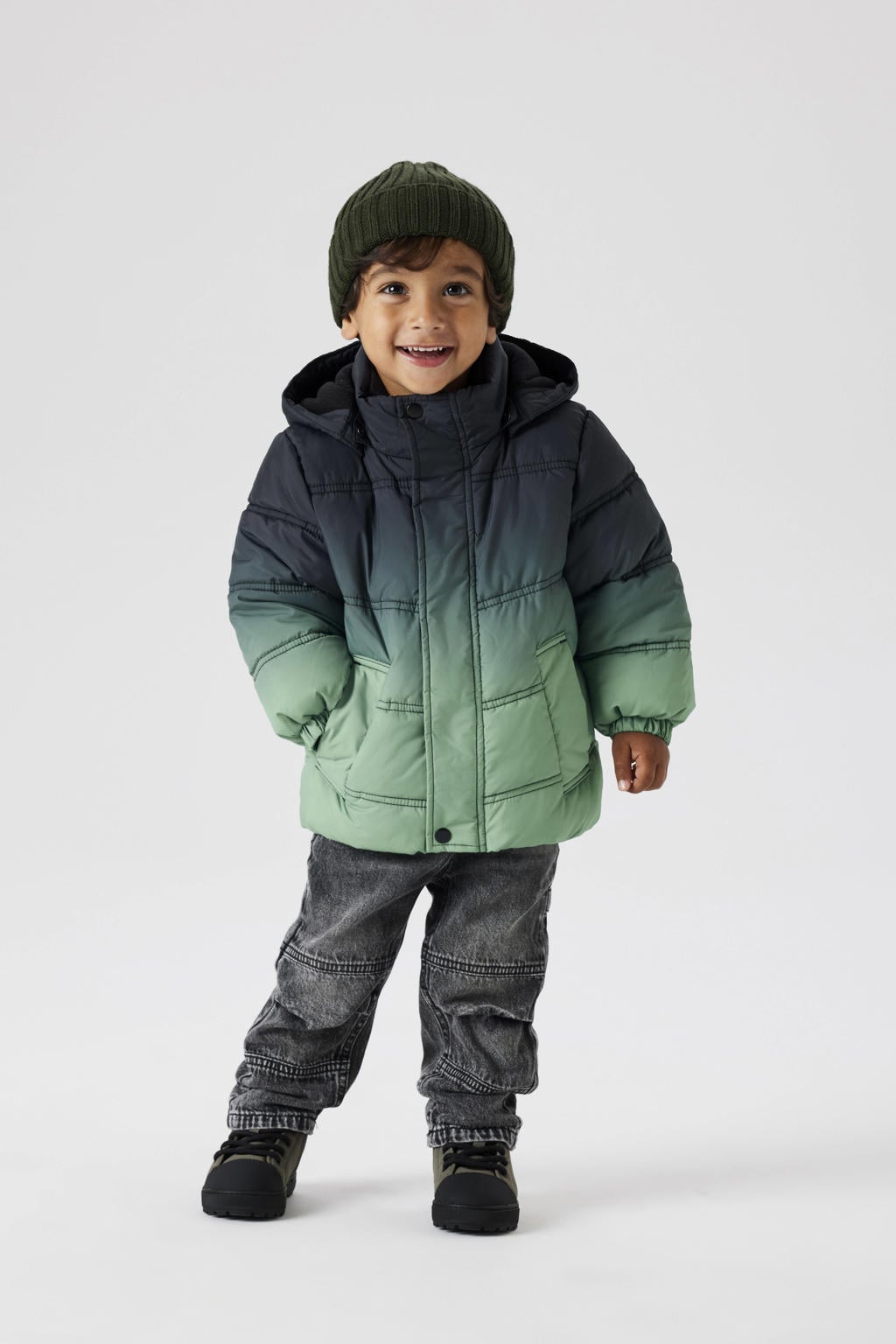 Groen en zwarte jongens NAME IT MINI gewatteerde jas van polyester met dip-dye effect, lange mouwen, capuchon, ritssluiting en reflecterende details