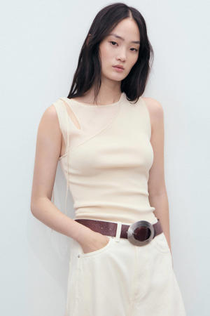 mouwloze top beige