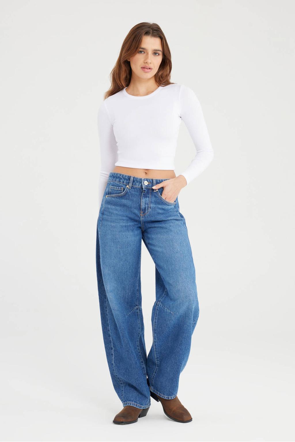 Medium blue denim dames Cup of Joe Denim Barrel jeans met regular waist, rits- en knoopsluiting en effen