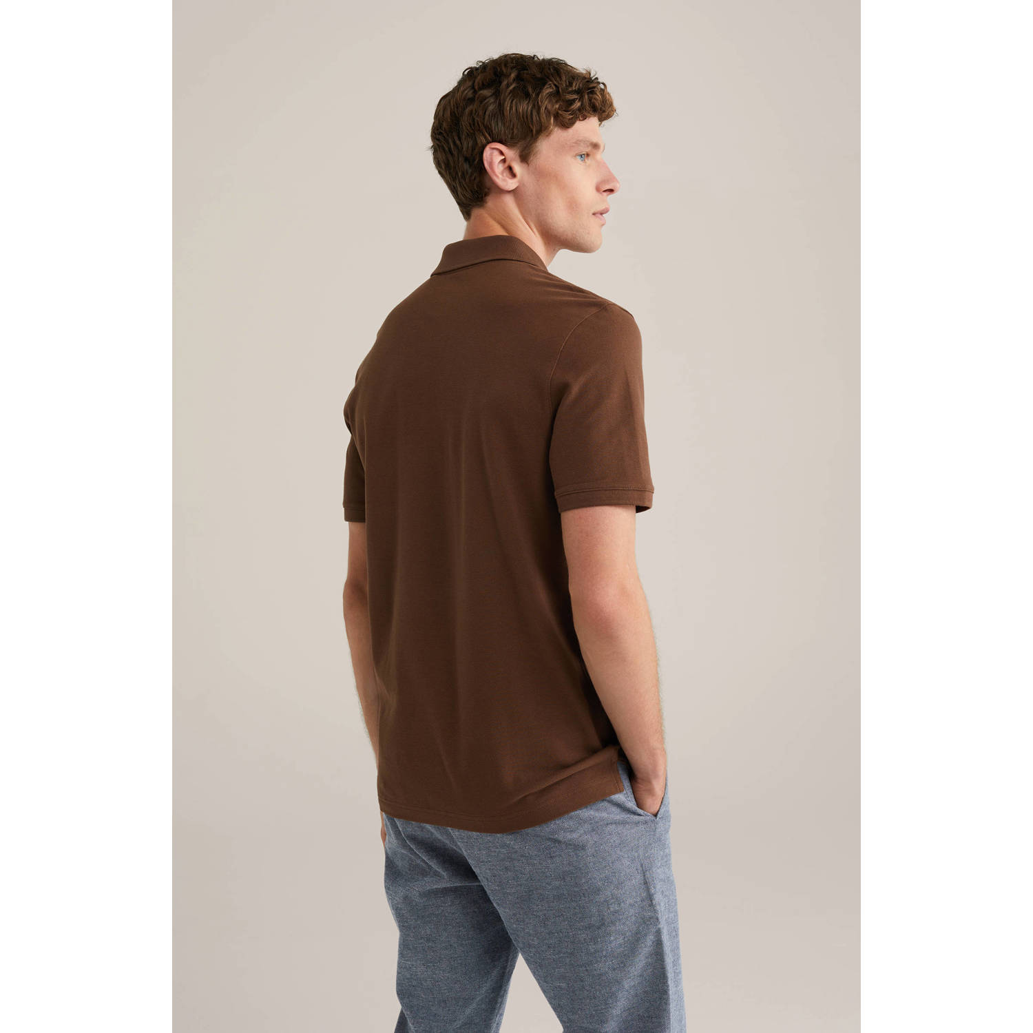 WE Fashion slim polo met textuur bruin