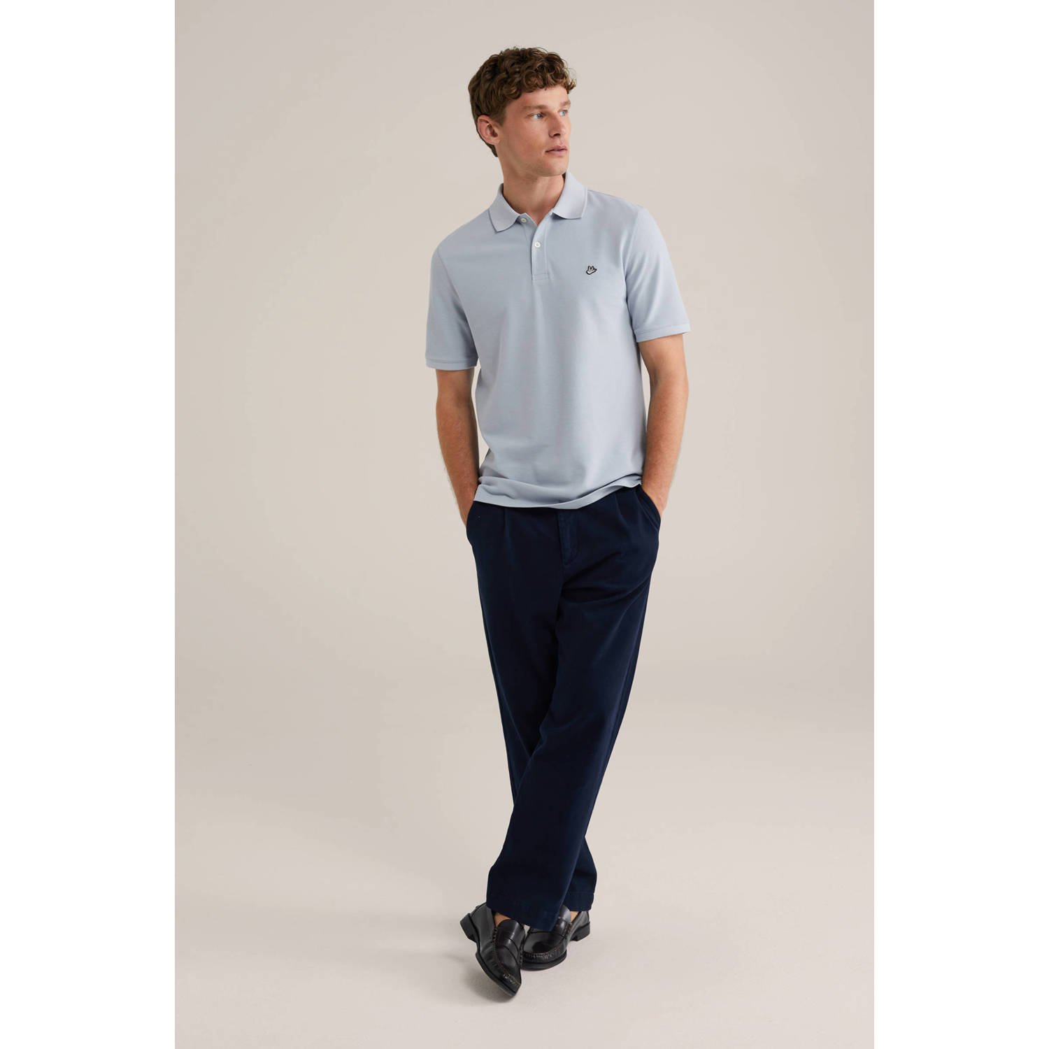WE Fashion slim polo met textuur lichtblauw