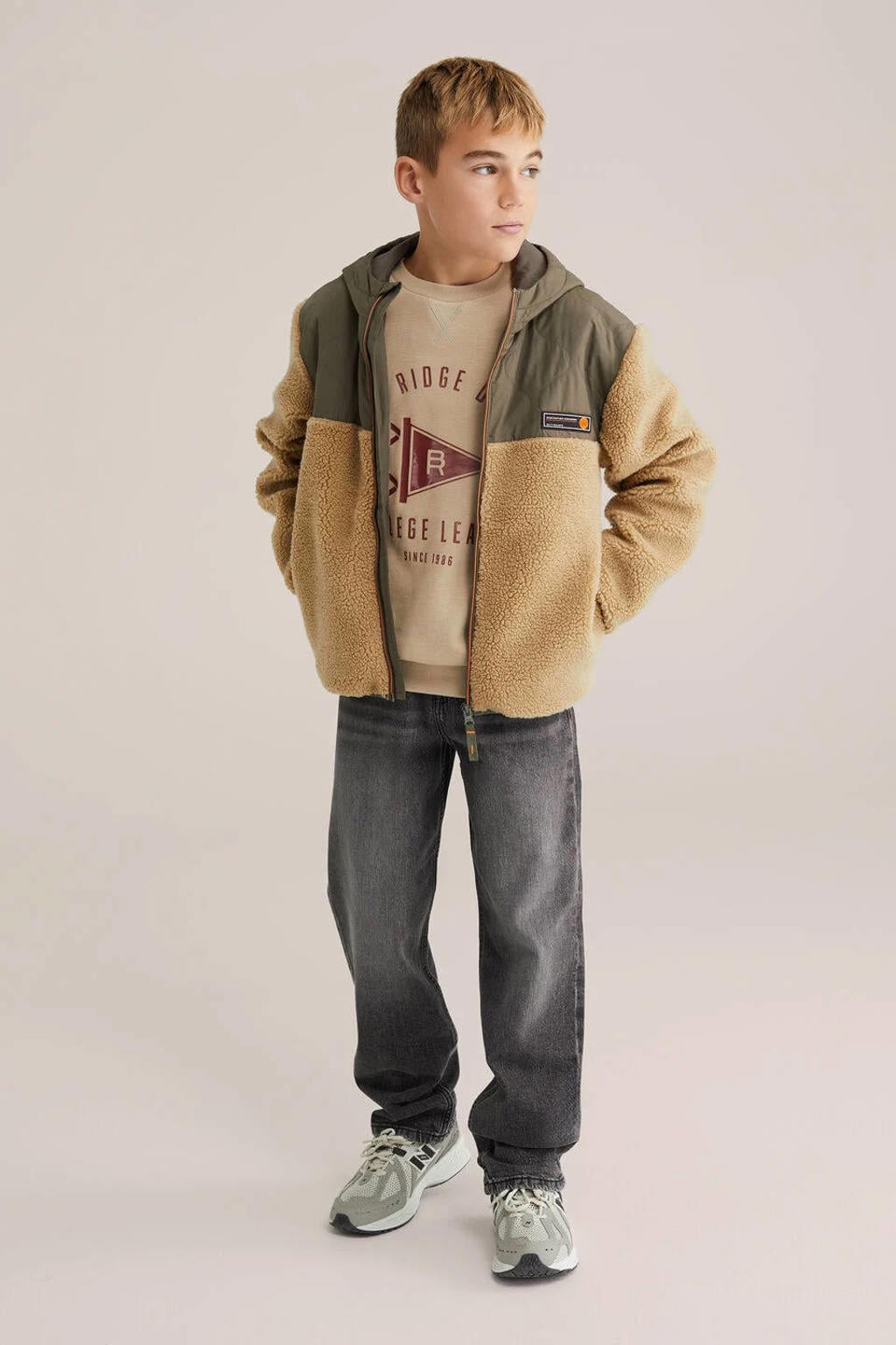 Bruin en groene jongens WE Fashion teddy jas van polyester met effen, lange mouwen, capuchon en ritssluiting