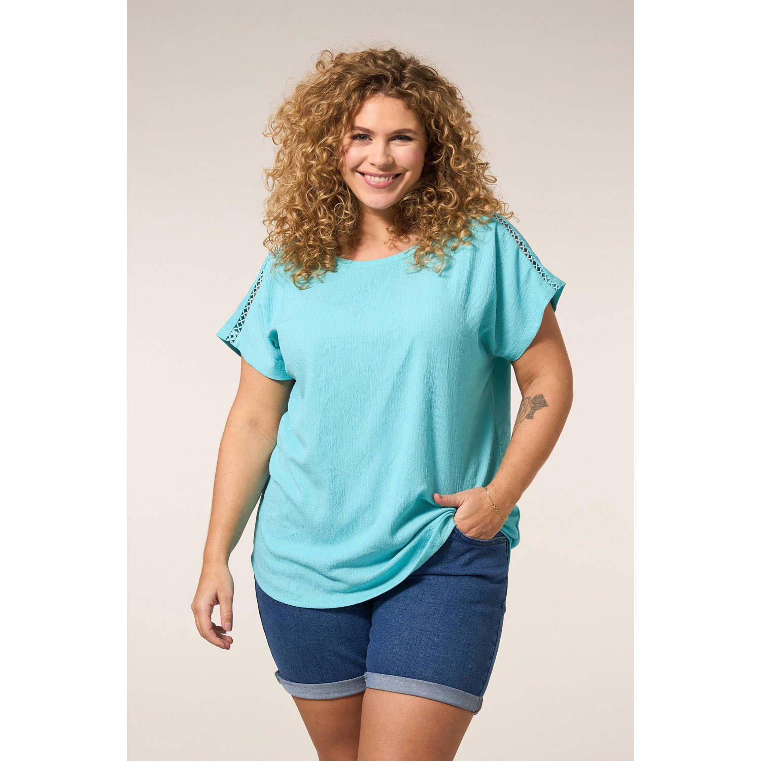 Miss Etam Plus top lichtblauw